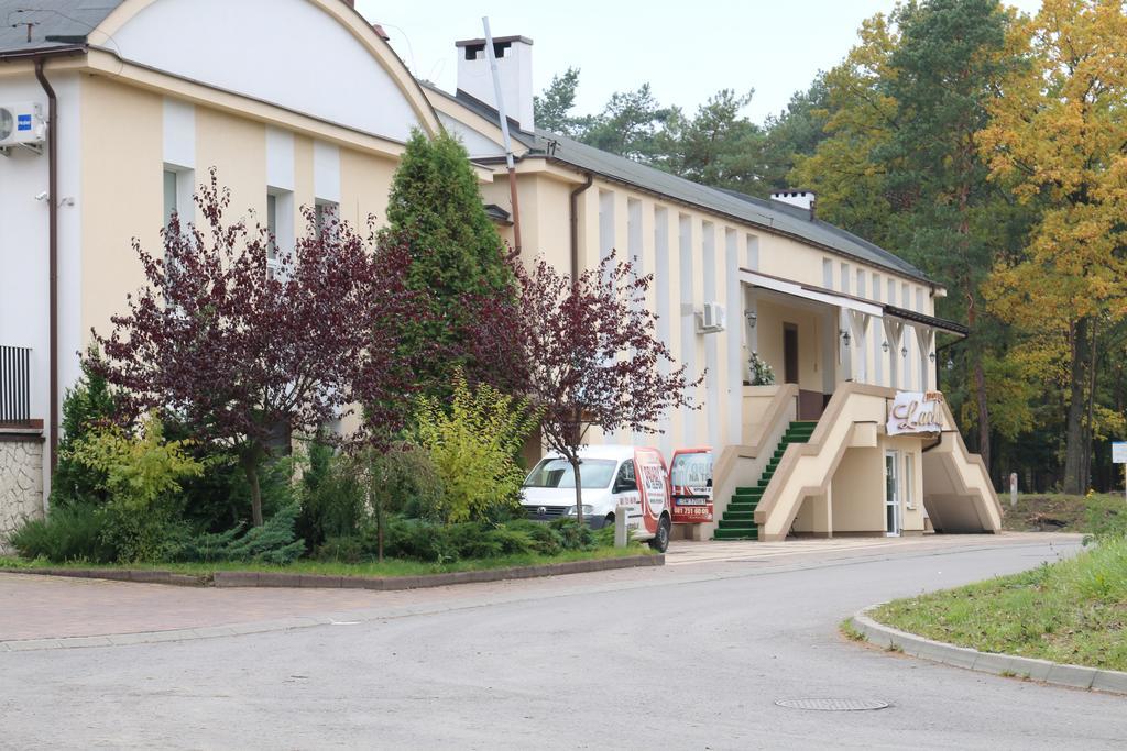 Hotel Lachowka Krepiec Exteriör bild
