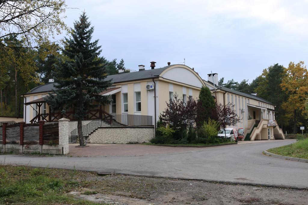 Hotel Lachowka Krepiec Exteriör bild