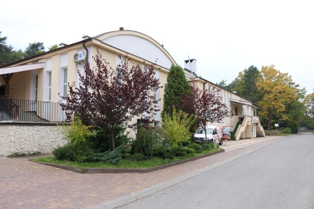 Hotel Lachowka Krepiec Exteriör bild